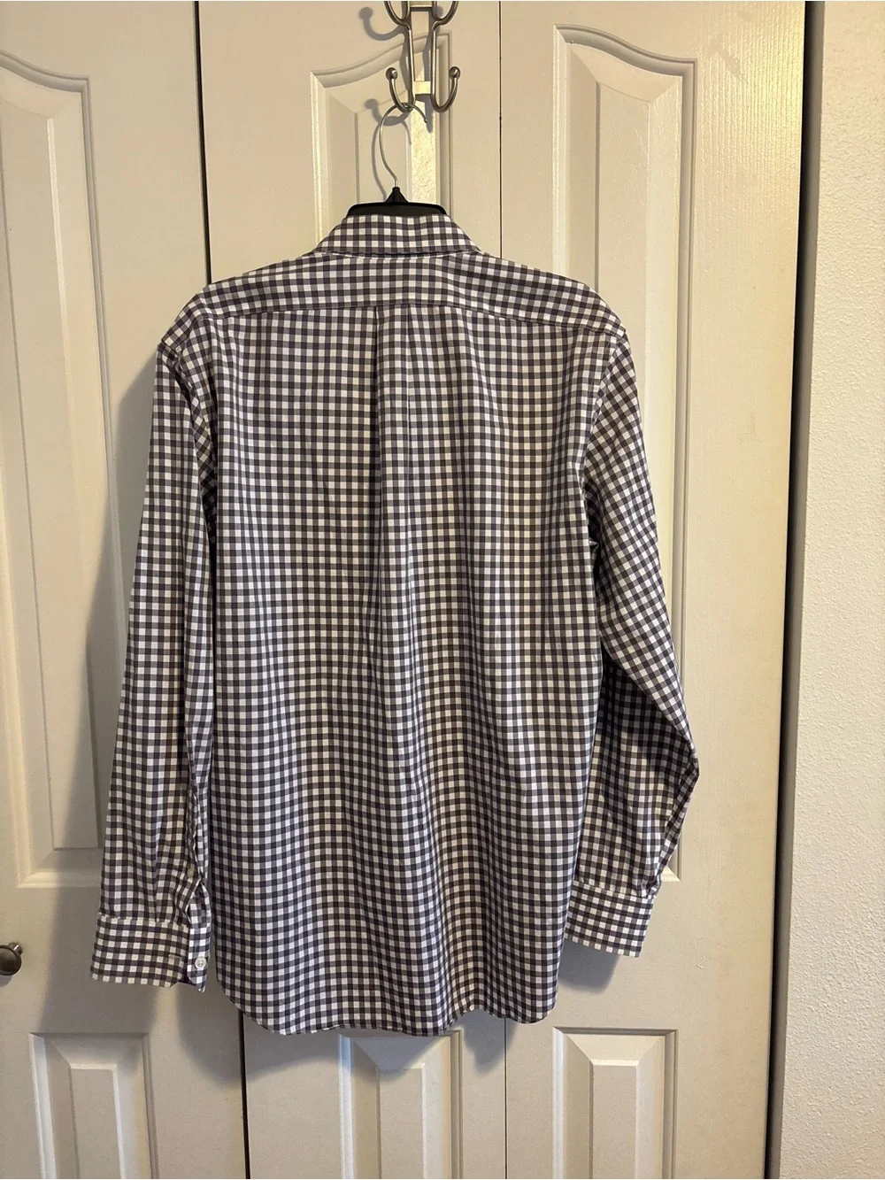 Men's Gray and White Gingham Button-Down Shirt- banana republican size large